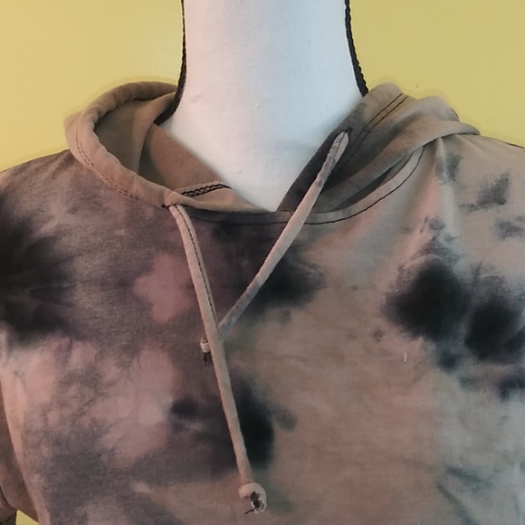 HEART ❤ HIPS Women/Junior Hoodie Blouse Size L - Picture 2 of 10